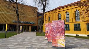 However, its buildings were in need of renewal and. Lenbachhaus Ausstellungen In Munchen