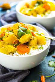 Easy Thai Yellow Chicken Curry Traditional Thai Yellow Curry Recipe That Is Full Of Potatoes Car Curry Recipes Thai Yellow Chicken Curry Yellow Curry Recipe