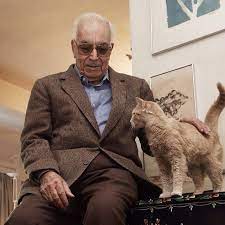 great turkish writer yasar kemal and cat hayvan sozleri yazarlar kedi