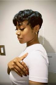 I'm this close 🤏🏽 to cutting my hair this year🥵😍 It gives FINE AUNTIE 🤪