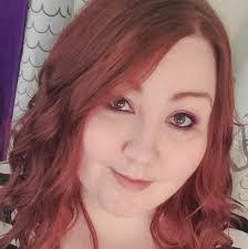 Stephanie Stott's Instagram, Twitter & Facebook