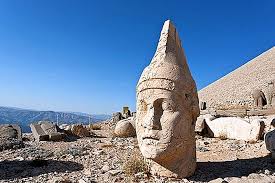 Moreover, the hierothesion of antiochus is a Menjelajahi Gunung Nemrut Panduan Pengunjung 2021
