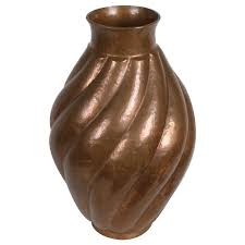 In this page you can find informations about the vessels current position, last detected port calls, and current voyage information. Vintage Handwrought Santa Clara Del Cobre Sculptural Copper Vessel Or Vase For Sale At 1stdibs