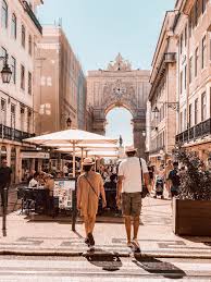 Lissabon ist als landeshauptstadt für einen portugal urlaub prädestiniert. Porto Oder Lissabon Welche Stadt Lohnt Sich Mehr A Nomad Abroad