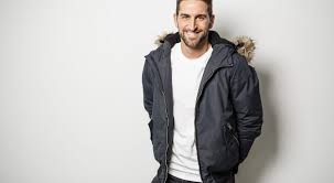 Vous trouverez sur notre boutique en ligne des blousons pas cher ainsi que des manteaux homme, mais également des doudounes issus de marques de renom. Bien Porter La Parka Pour Homme Regles De Base