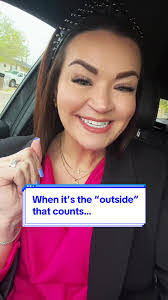 Amber Bonnett's Instagram, Twitter & Facebook