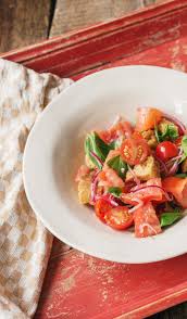 Panzanella Toskanischer Tomaten Brotsalat Das Rezept Zum Nachkochen Findest Du Mit Einem Blick Auf Das Bild Essen Rezepte Tomaten Brot Salat