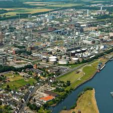 Im herbst sollen erste stahlteile auf die pfeiler gelegt werden. Chempark Betreiber Wird Verkauft Ne Ws 89 4