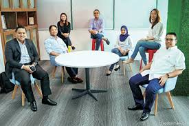 Ahli dewan undangan negeri (adun) bukit antarabangsa, mohamed azmin ali selesai mengangkat sumpah sebagai menteri besar selangor yang baharu menggantikan tan sri abdul khalid ibrahim. Government Selangor Steps Up Digitalisation Efforts The Edge Markets