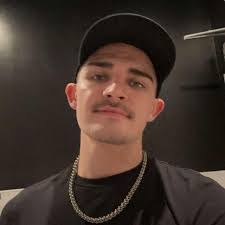 Dustin Mccurdy's Instagram, Twitter & Facebook