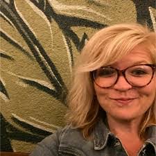 Shelby Rowley's Instagram, Twitter & Facebook