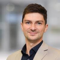 Robert Gonda's Instagram, Twitter & Facebook