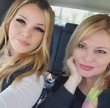 10 days sober and still going strong. Wishing all the single ladies a great  day 😎☺️"