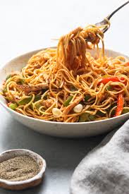 Easy And Quick Chicken Lo Mein 15 Min Dish Recipe Chicken Lo Mein Quick Chicken Easy Chicken Recipes