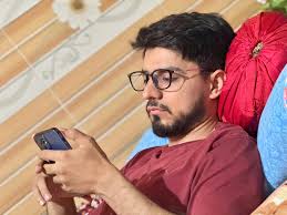 Can someone make me look attractive?