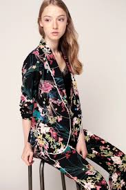 Dernières tendances en vestes pour femme. Blazer A Imprime Fleuri Comment Le Porter Tendances De Mode