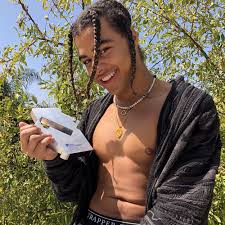 24kgoldn Shirtless Male Celebs Последние твиты от 24kgoldn (@24kgoldn). 24kgoldn shirtless male celebs