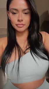 Jessica Lesher's Instagram, Twitter & Facebook