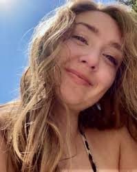 Taylor Crow's Instagram, Twitter & Facebook