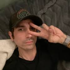 Alex Munson 🔜 PAX East (@alexmunny)