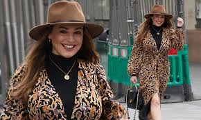 The model, actress and presenter started her weight loss journey with the new slimfast advanced vitality 4 in 1 action and has lost an incredible 15lbs and 4 inches from her hips, dropping two dress sizes. Kelly Brook Wears A Chic Patterned Wrap Dress As She Makes A Stylish Arrival To Work At Heart Radio Daily Mail Online