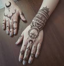 Painting Henna Mehendi In Novosibirsk Mariemarie Henna Paisley Henna Mehendi Novosibirskm Henna Tattoo Hand Henna Tattoo Designs Henna Designs Hand