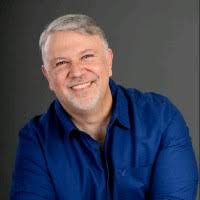 50+ perfiles de «Raúl Ibáñez»