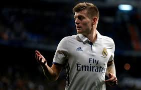Toni kroos has two sons and a daughter. I Met Him And His Wife How Close Toni Kroos Came To Signing For United