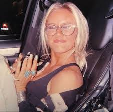 Leah Fish's Instagram, Twitter & Facebook