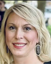 Ashlee Martin's Instagram, Twitter & Facebook