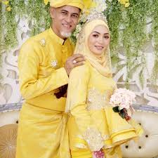 Saya juga merahsiakan kepincangan rumah tangga walaupun daripada. Bekas Suami Mas Idayu Ucapan Ringkas Untuk Isteri Contoh Fam Anak Mas Idayu Didakwa Berbalah Dengan Ibu Tiri Di Instagram Alarichin