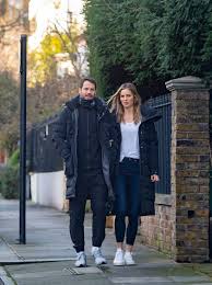 His girlfriend, model frida andersson, is three months pregnant with the baby due in november. Jamie Redknapp Puts On Loved Up Display With New Girlfriend Frida Andersson Lourie On Romantic Walk Ok Magazine