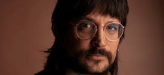 Albert Pons's Instagram, Twitter & Facebook