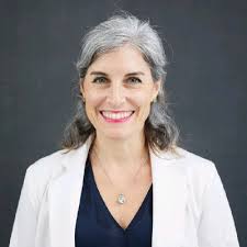 I enjoyed interviewing @erindecesare with ezCater, who shared how to  👉incorporate emotional check-ins👈 into team meetings to unlock  innovation.