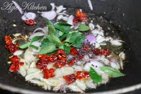 Setelah airnya mendidih, setel kompor dalam api sedang tinggi. Kacang Kuda Sedap Sebagai Kudapan Azie Kitchen