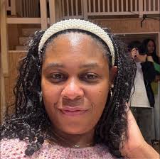 GM in search of a seamstress that can add bows to jeans for me. Need by  Christmas. Here's a picture.