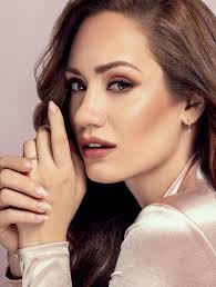 DIE KRÖNUNG EINER LIEBE