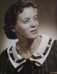 Can someone restore my family photos🙏🏽💙