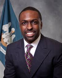 Edward Ted's Instagram, Twitter & Facebook