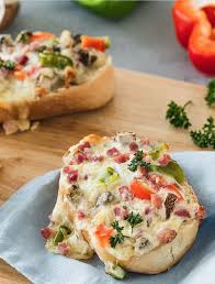 Pizzabrotchen Schnell Und Einfach Die Besten Backrezepte Mit Gelinggarantie Rezept Pizzabrotchen Rezept Fingerfood Rezepte
