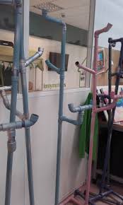 Το πιο φιλικό club προνομίων για το σπίτι! Perchero Con Tubos De Pvc Tubos De Pvc Decoracion De Hogar Hecha A Mano Perchero