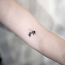 Cute girlish bumble bee tattoo design: 21 Cute Bumble Bee Tattoo Ideas For Girls Stayglam Bee Tattoo Bumble Bee Tattoo Honey Bee Tattoo