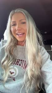 Courtney Mink's Instagram, Twitter & Facebook