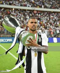 I risultati del week end e spostamento gare. Juventus Brazilian Forward Douglas Costa Holds Up The Supercoppa Juventus Brazilians Ac Milan