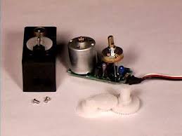 In the picture above, the pot can be seen on the right side of the circuit board. Arduino Servo Motor Tutorialspoint