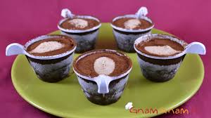 Trasferite quindi il miscuglio in un bicchiere ballon, precedentemente riscaldato con acqua bollente, e versatevi sopra il caffè caldissimo. Coppa Del Nonno Fatta In Casa Senza Uova La Ricetta Di Gnam Gnam Youtube