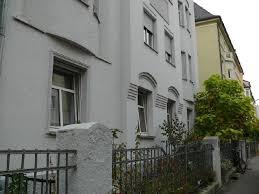 Zimmerdas zimmer ist ca 15 qm groß in einer 75qm großen wohnung und hat zugang zum balkon, der auch von meinem zimmer aus betreten werden kann.man hat meistens viel sonne im zimmer.es gibt 3 Zimmer Wohnung Zu Vermieten Gartnerstr 23 86161 Augsburg Innenstadt Mapio Net