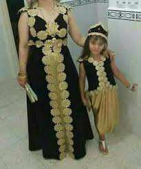 Trouvez des images de stock de maman de la mode en robe en hd et des millions d'autres photos, illustrations et images vectorielles de stock libres de droits dans la collection shutterstock. Pin By Moudi Naima On Robes Algeriennes Clothes For Women Traditional Dresses Kids Dress