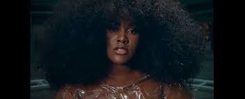 En 2019, yseult sortait son tout premier dernier intitulé corps, extrait de son ep noir. Ta Nouvelle Chanteuse Preferee S Appelle Surement Yseult Actualite Musicale Voir Ca