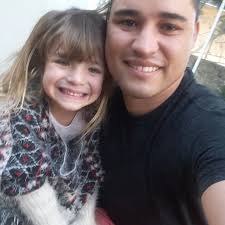 Recebi com tristeza a notícia da morte precoce de Miguel Uribe,  pré-candidato à presidência da Colômbia que foi vítima de um atentado. É  muito triste ver o quanto a intolerância dentro da